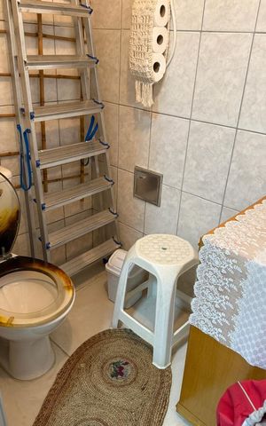 Casa à venda com 106m², 2 quartos e 1 vaga Casa à venda com 106m², 2 quartos e 1 vagaBanheiro