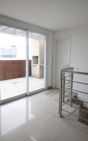 Apartamento para alugar com 165m², 4 quartos e 3 vagasHall social da cobertura 
