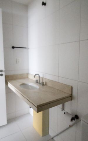 Apartamento para alugar com 165m², 4 quartos e 3 vagasBanheiro da Suíte 2
