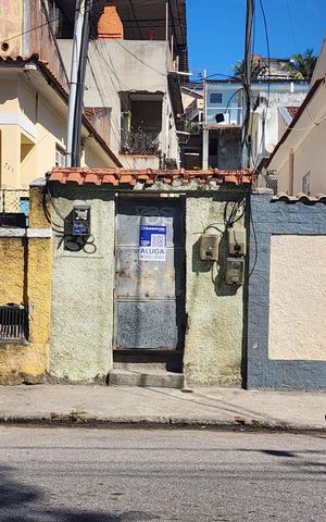Casa para alugar com 70m², 2 quartos e sem vaga Casa para alugar com 70m², 2 quartos e sem vagaFachada