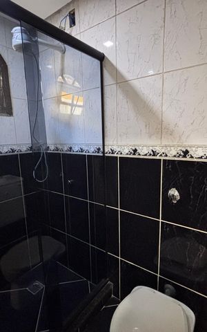 Casa de condomínio para alugar com 265m², 3 quartos e 2 vagas Casa de condomínio para alugar com 265m², 3 quartos e 2 vagasBanheiro da Suíte 2