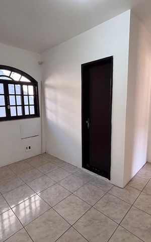 Casa de condomínio para alugar com 265m², 3 quartos e 2 vagas Casa de condomínio para alugar com 265m², 3 quartos e 2 vagasSuíte 2
