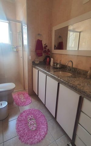 Casa para alugar com 250m², 4 quartos e 2 vagas
