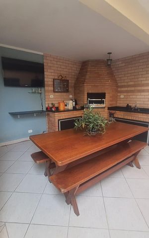 Casa para alugar com 250m², 4 quartos e 2 vagas