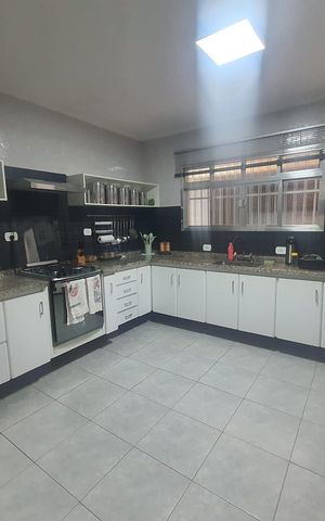 Casa para alugar com 250m², 4 quartos e 2 vagas