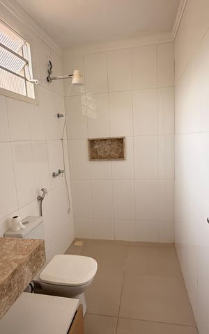 Casa para alugar com 100m², 3 quartos e 3 vagasBanheiro da Suíte 1