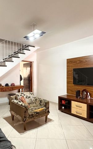 Casa à venda com 140m², 2 quartos e 1 vaga Casa à venda com 140m², 2 quartos e 1 vagaSala