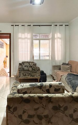 Casa à venda com 140m², 2 quartos e 1 vaga Casa à venda com 140m², 2 quartos e 1 vagaSala