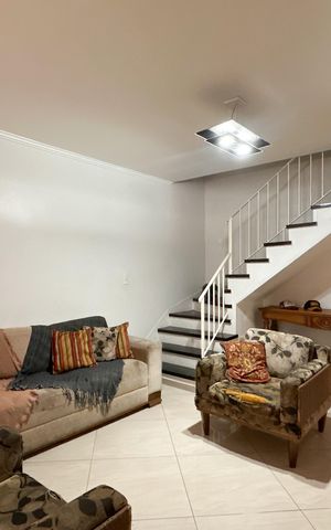 Casa à venda com 140m², 2 quartos e 1 vaga Casa à venda com 140m², 2 quartos e 1 vagaSala