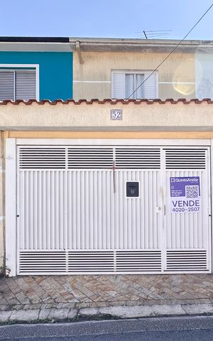 Casa à venda com 140m², 2 quartos e 1 vaga Casa à venda com 140m², 2 quartos e 1 vagaFachada
