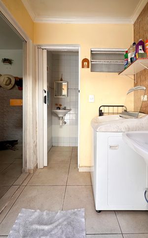 Casa à venda com 140m², 2 quartos e 1 vaga Casa à venda com 140m², 2 quartos e 1 vagaÁrea de Serviço