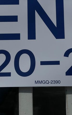 Casa à venda com 80m², 3 quartos e sem vaga Casa à venda com 80m², 3 quartos e sem vagaMMGQ-2390