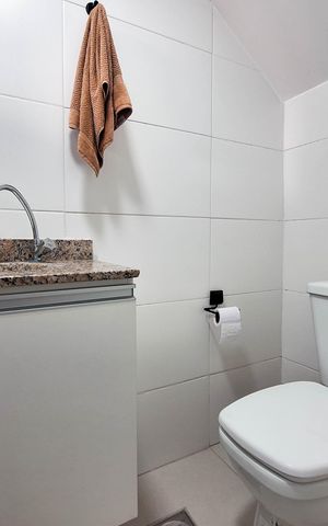 Casa à venda com 108m², 3 quartos e 3 vagas Casa à venda com 108m², 3 quartos e 3 vagasLavabo