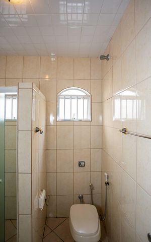 Casa à venda com 260m², 5 quartos e 3 vagasBanheiro Social