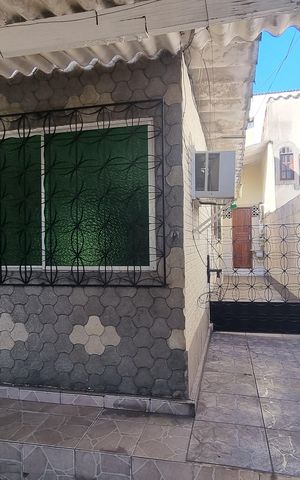 Casa à venda com 200m², 5 quartos e 1 vaga Casa à venda com 200m², 5 quartos e 1 vagaÁrea externa