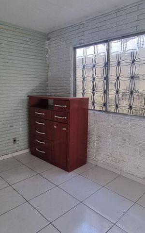Casa à venda com 200m², 5 quartos e 1 vaga Casa à venda com 200m², 5 quartos e 1 vagaQuarto