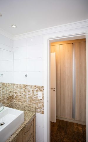 Apartamento à venda com 80m², 3 quartos e 2 vagasBanheiro da Suíte