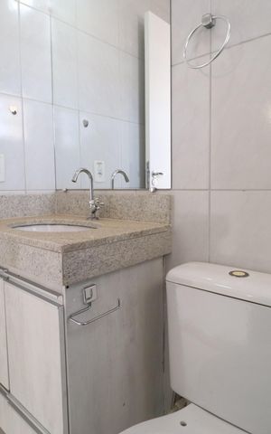 Casa de condomínio para alugar com 95m², 3 quartos e 2 vagasBanheiro Social