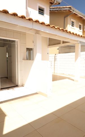 Casa de condomínio para alugar com 95m², 3 quartos e 2 vagasQuintal - Varanda