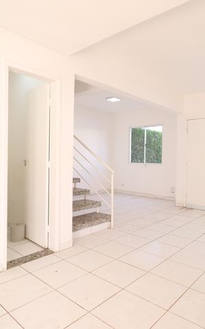 Casa de condomínio para alugar com 95m², 3 quartos e 2 vagasSala