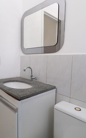 Casa de condomínio para alugar com 95m², 3 quartos e 2 vagasBanheiro do Quarto 2
