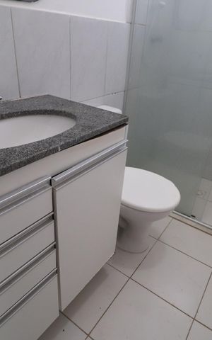 Casa de condomínio para alugar com 95m², 3 quartos e 2 vagasBanheiro do Quarto 2