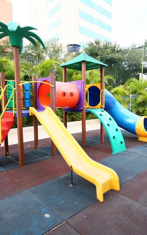 Apartamento à venda com 77m², 2 quartos e 2 vagasÁrea comum - Playground