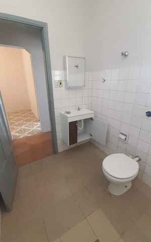 Casa à venda com 115m², 2 quartos e 2 vagas Casa à venda com 115m², 2 quartos e 2 vagasBanheiro 1