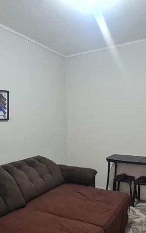 Casa à venda com 115m², 2 quartos e 2 vagas Casa à venda com 115m², 2 quartos e 2 vagasSala