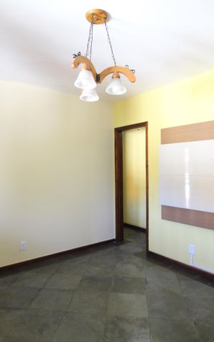 Casa de condomínio à venda com 225m², 2 quartos e 1 vagaSala