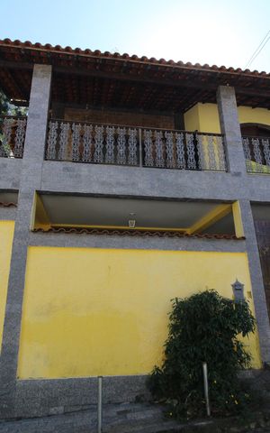 Casa de condomínio à venda com 225m², 2 quartos e 1 vagaFachada