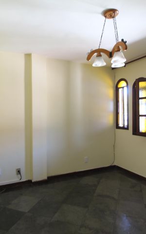 Casa de condomínio à venda com 225m², 2 quartos e 1 vagaSala