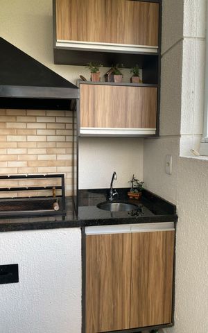 Apartamento à venda com 81m², 3 quartos e 1 vagaÁrea de serviço