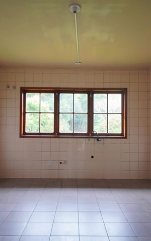 Casa para alugar com 500m², 6 quartos e 4 vagasCozinha
