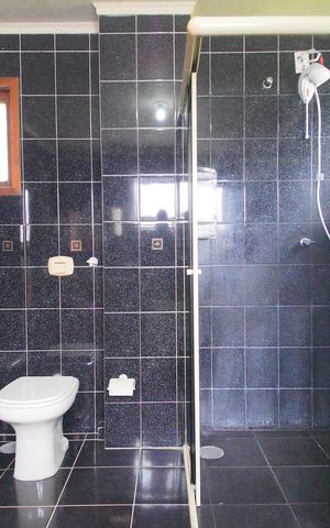 Casa para alugar com 500m², 6 quartos e 4 vagasBanheiro da Suíte 1