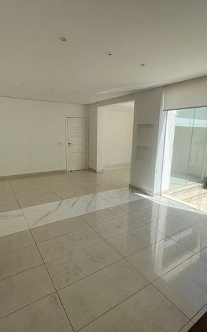 Apartamento para alugar com 200m², 3 quartos e 1 vaga Apartamento para alugar com 200m², 3 quartos e 1 vagaSala