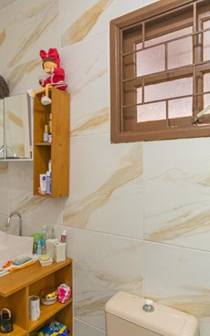 Casa à venda com 126m², 3 quartos e 2 vagasBanheiro Social