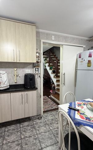 Casa de condomínio para alugar com 140m², 3 quartos e 2 vagas Casa de condomínio para alugar com 140m², 3 quartos e 2 vagasCozinha