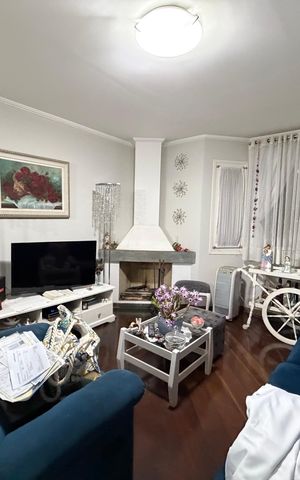 Casa de condomínio para alugar com 140m², 3 quartos e 2 vagas Casa de condomínio para alugar com 140m², 3 quartos e 2 vagasSala