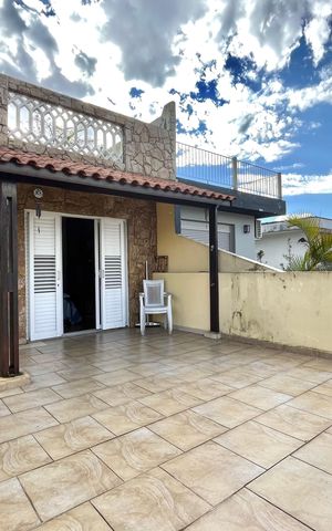 Casa à venda com 160m², 5 quartos e 2 vagas Casa à venda com 160m², 5 quartos e 2 vagasVaranda da Suíte 1
