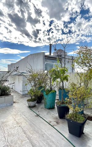 Casa à venda com 160m², 5 quartos e 2 vagas Casa à venda com 160m², 5 quartos e 2 vagasTerraço