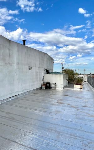 Casa à venda com 160m², 5 quartos e 2 vagas Casa à venda com 160m², 5 quartos e 2 vagasTerraço