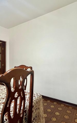 Casa à venda com 160m², 5 quartos e 2 vagas Casa à venda com 160m², 5 quartos e 2 vagasSala de Jantar