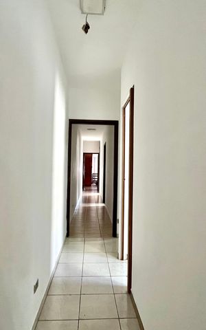 Casa à venda com 160m², 5 quartos e 2 vagas Casa à venda com 160m², 5 quartos e 2 vagasCorredor