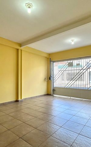 Casa à venda com 160m², 5 quartos e 2 vagas Casa à venda com 160m², 5 quartos e 2 vagasGaragem