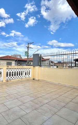 Casa à venda com 160m², 5 quartos e 2 vagas Casa à venda com 160m², 5 quartos e 2 vagasVaranda da Suíte 1