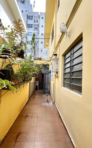 Casa à venda com 160m², 5 quartos e 2 vagas Casa à venda com 160m², 5 quartos e 2 vagasÁrea externa