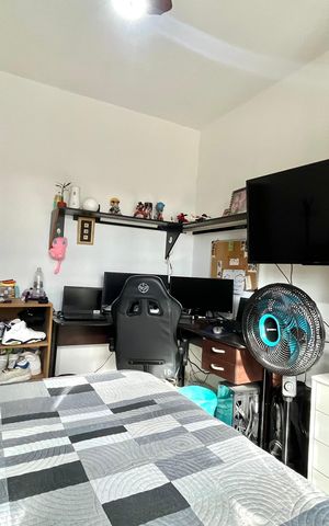 Casa à venda com 160m², 5 quartos e 2 vagas Casa à venda com 160m², 5 quartos e 2 vagasQuarto 4