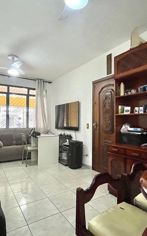 Casa à venda com 160m², 5 quartos e 2 vagas Casa à venda com 160m², 5 quartos e 2 vagasSala