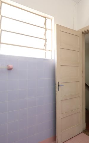 Casa à venda com 240m², 4 quartos e 1 vagaBanheiro 